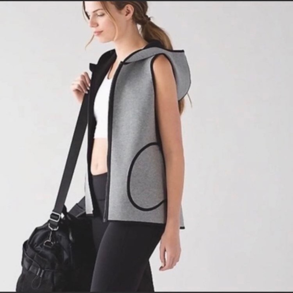 Lululemon Insculpt Reversible Vest- size 4